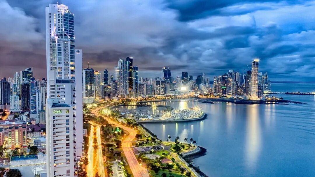 预订巴拿马巴拿马城的直升机之旅