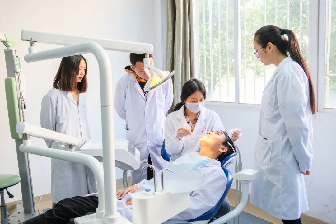云南2021年五年制大专口腔医学专业哪个学校好
