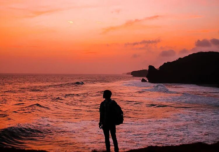 水深不语，人稳不言