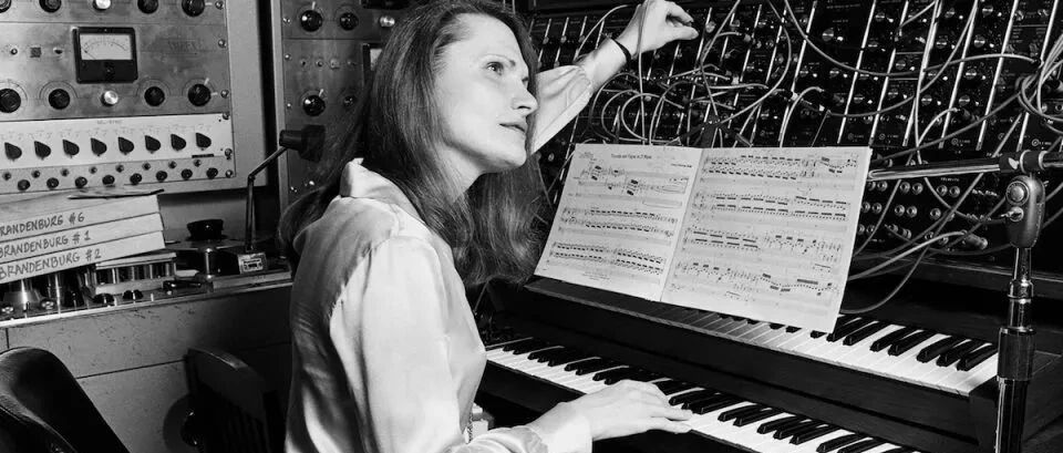 50年前，这个变性天才横空出世，做出有史以来最“惊世骇俗”的古典乐，因不堪流言而消失…