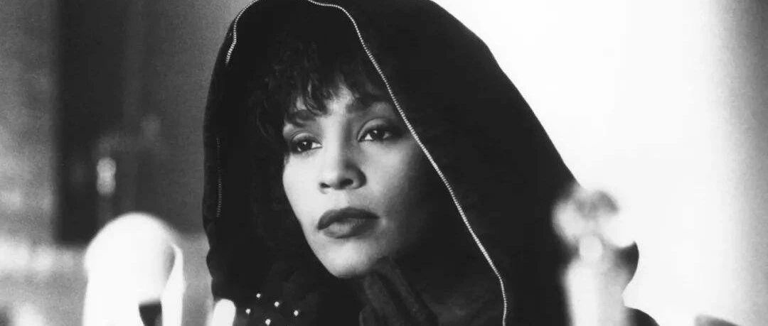 垄断乐坛20年的旷世天后，在格莱美前夜猝死：“最大的魔鬼是我自己”