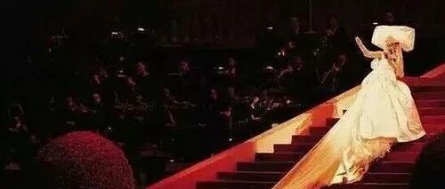 梅艳芳58岁了：“再过一百年，也难寻得女人像你”