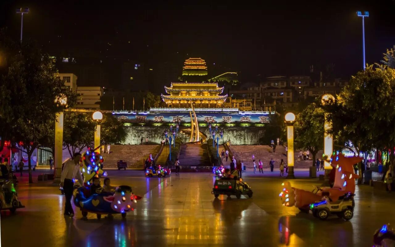 巴中广场舞大军将尽失半壁江山如果没有巴人广场世界那么大,你也想去