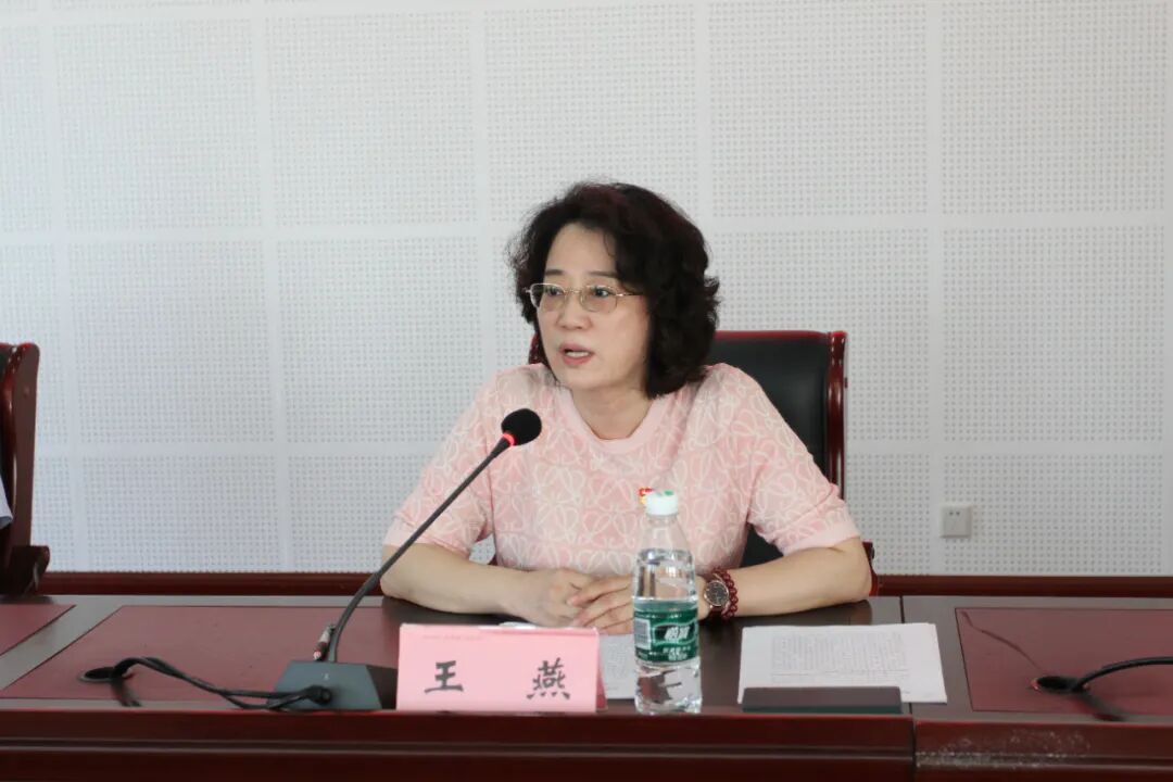 的违法违纪案例,区纪委监委第二监督检查室主任王燕进行了系统的讲解