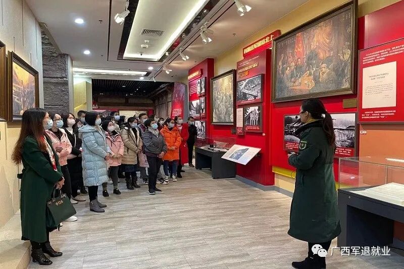 图二：纪念馆参观.jpg
