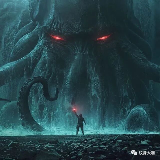 克苏鲁的外表头部像章鱼脸部长有像乌贼的无数触手手脚拥有巨大的钩爪