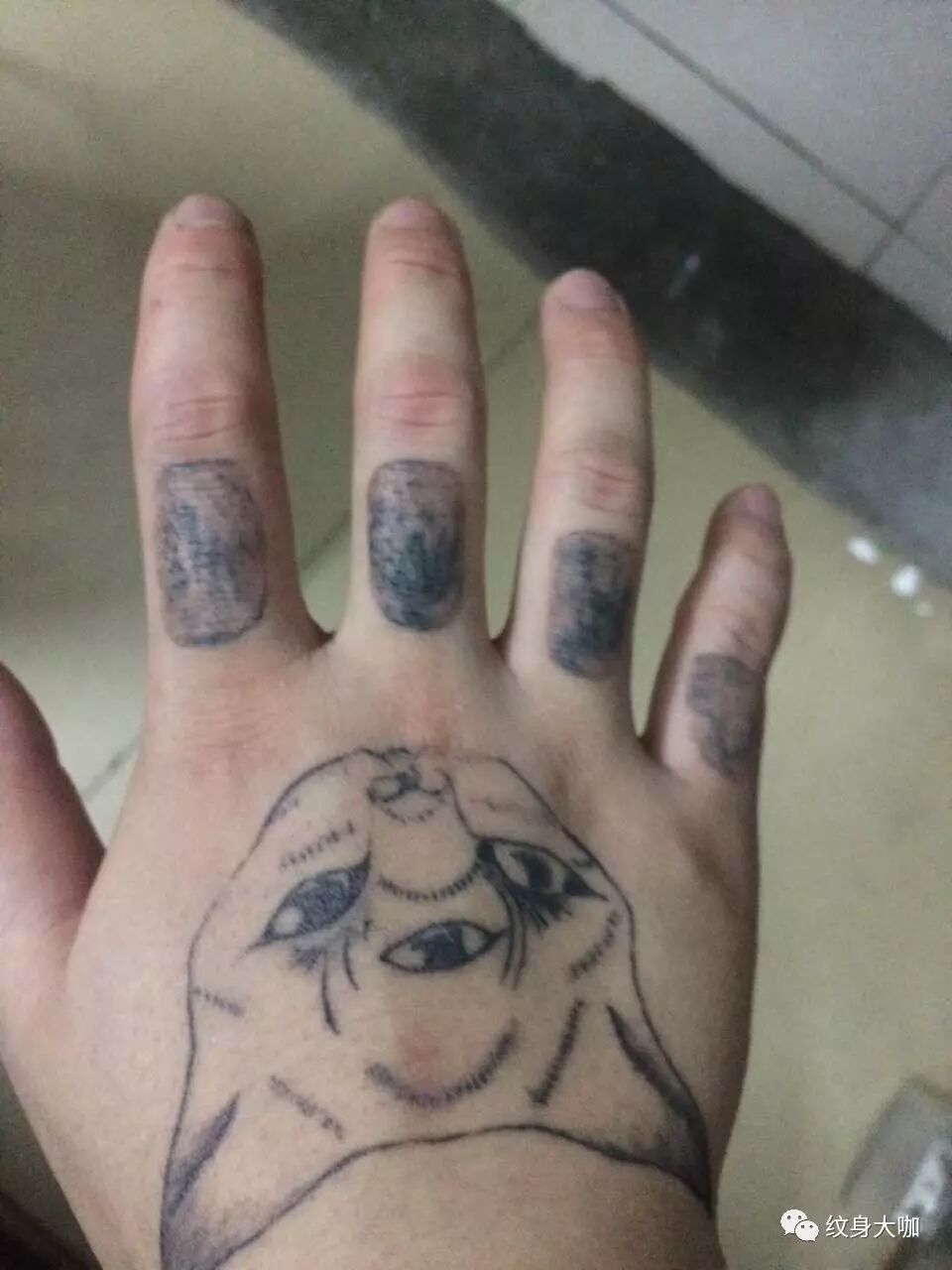 你见过的毁皮纹身都是什么样子的