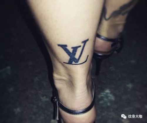 lv纹身图案字母图片