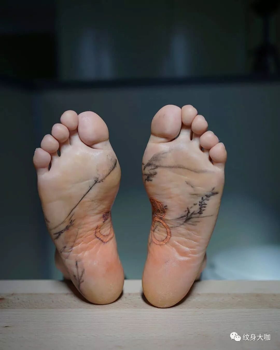 在脚底纹身之后会不会影响抠脚