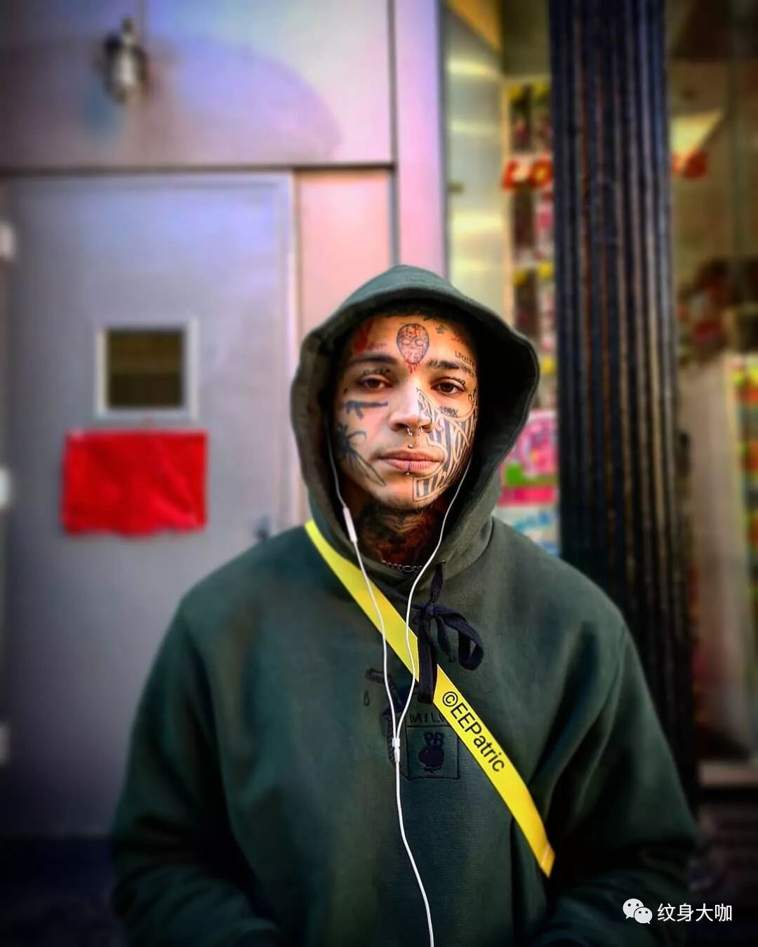 那个把色情网站纹在脸上的男人,现在怎么样了? _纹身百科 - 纹身大咖