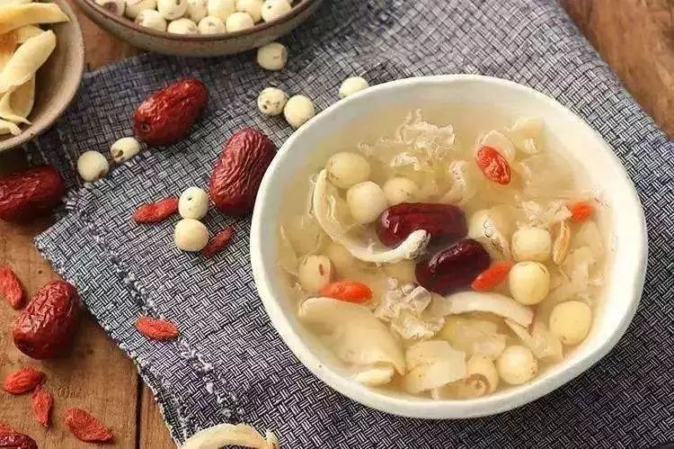 你只会用花胶炖汤吗？最好吃的花胶甜品糖水做法，快收藏起来吧