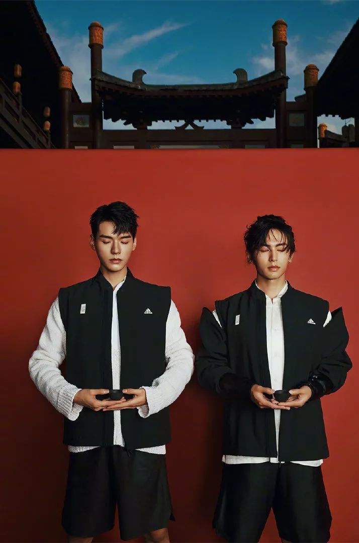 《时尚芭莎》真的是业内拍双男星的翘楚从"胡霍"组合开始这团队不会