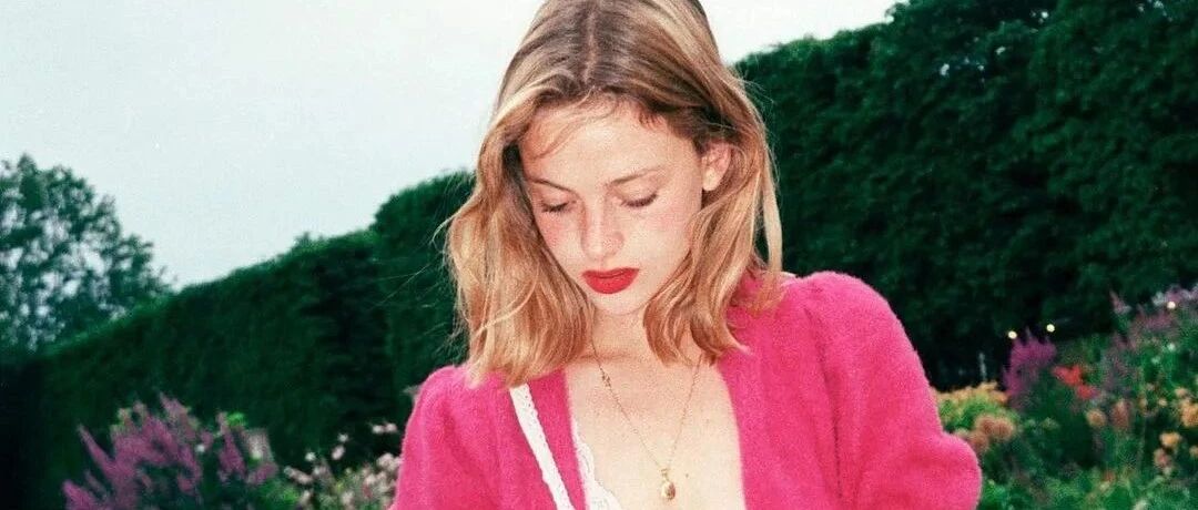 这位法国小姐姐，简直日常照穿搭天花板！