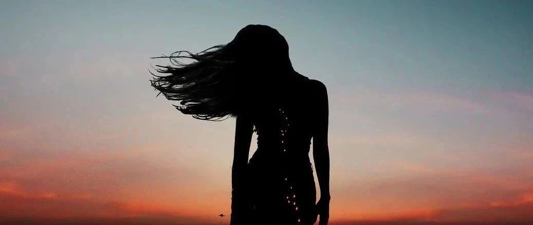 31岁Angelababy拿下黄晓明，23岁关晓彤迷住鹿晗......这些厉害女人，靠的可不是脸！