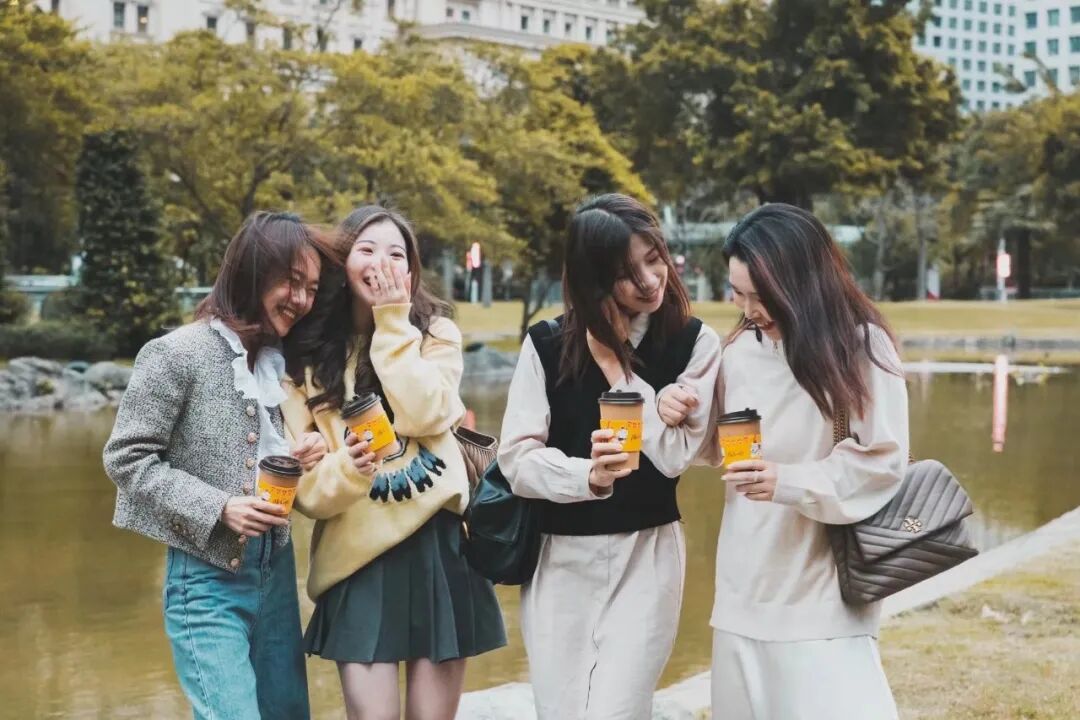 �󿧷�ä���������ߣ�һ��7���ʱ���ȣ�