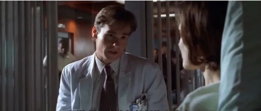 什么“毛病”？女子腿部麻痹，医生却行结肠镜检查…… | 《豪斯医生》系列医影集