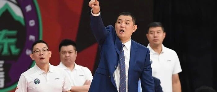 高诗岩手刃旧主，山东男篮加时绝杀辽宁队，打破对方不败金身！