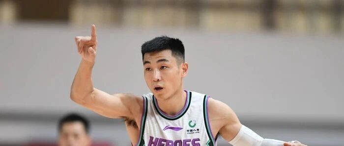 高诗岩“大腿”本色不改，山东男篮战胜吉林收获两连胜