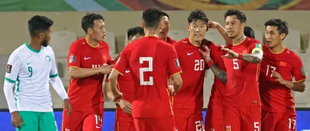 无归化球员国足险平沙特 李霄鹏：球队有差距，幸运拿到一分