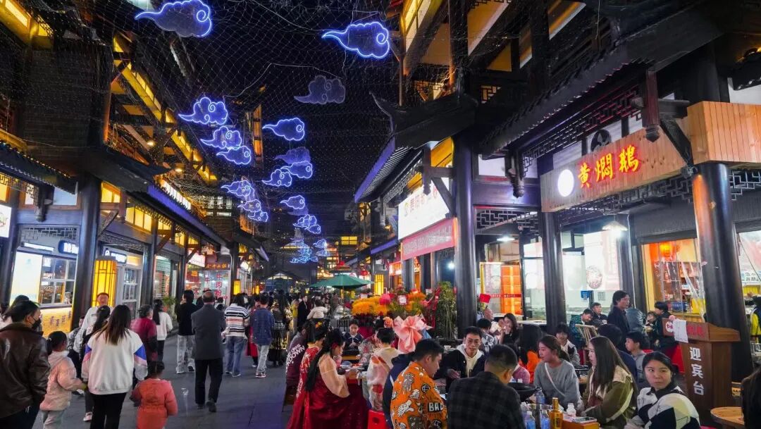 何超琼走进毕节织金解锁宝桢故里新姿势快来get