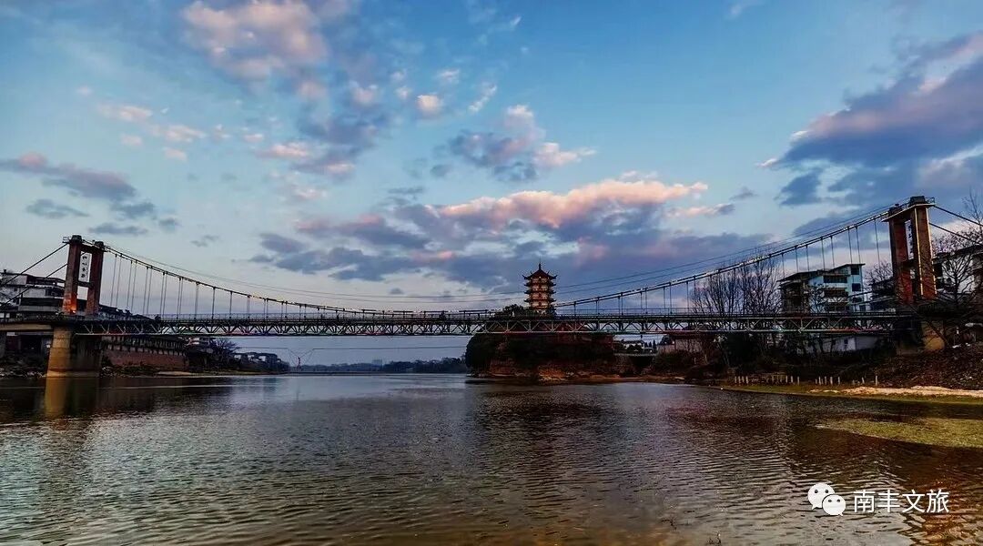 南丰县人民政府 旅游动态 南丰的夜,热闹而满足,浪漫且惬意!