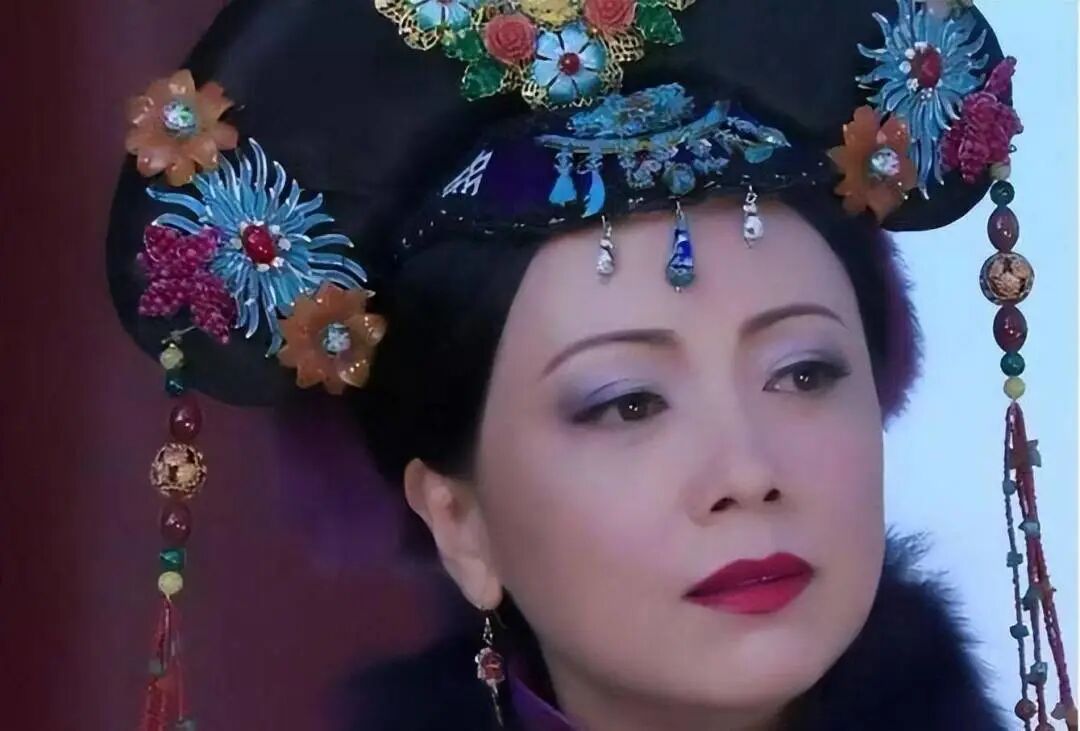 初恋曾为她当街下跪，事业当红时“知三当三”，如今57岁依然单身……她为什么不后悔？（组图） - 14