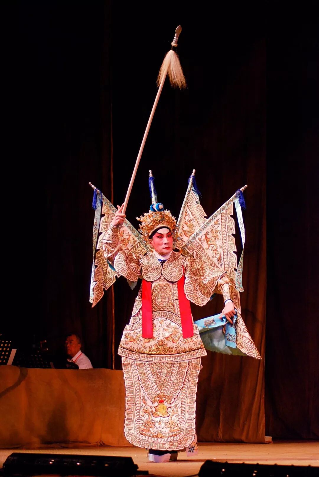 资深粤剧演员新剑郎、龙贯天演绎《斩二王》之〈拗箭结拜〉