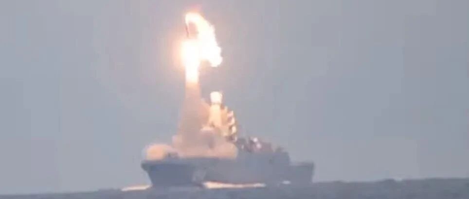 普京的生日礼物！8马赫高超音速导弹试射，神盾舰、核潜艇都能带