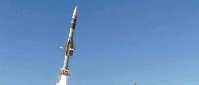 无人机、火箭弹不讲武德！美军测试新地空导弹，比爱国者便宜多了
