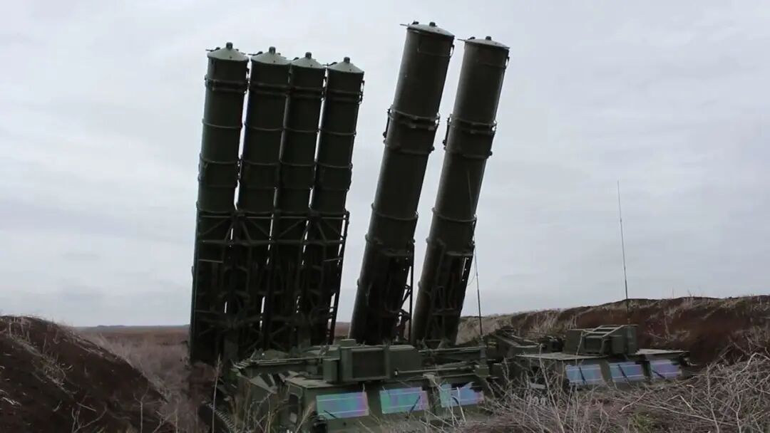 从北约组织赋予它们的代号可以看出,s-300p家族叫sa("萨姆")-10"咆