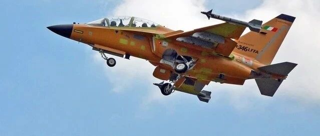 教10战机又一劲敌来了！异国兄弟加装雷达，空战能力更胜一筹