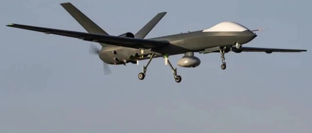 国内最强彩虹无人机密集试飞，机身下装有神秘吊舱，是要参军了？