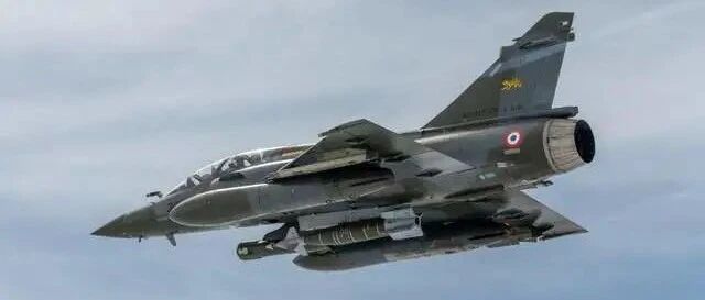 法国自家阵风战斗机都卖给别国了？无奈升级老幻影，非洲作战急需