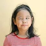 孩子频繁的眨眼睛，要小心这6种疾病！