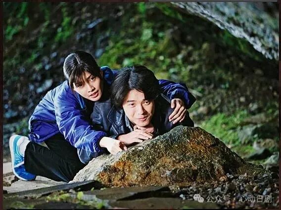 和日本漂亮小姐姐聊了天,她推荐了几部适合夏天看的日剧