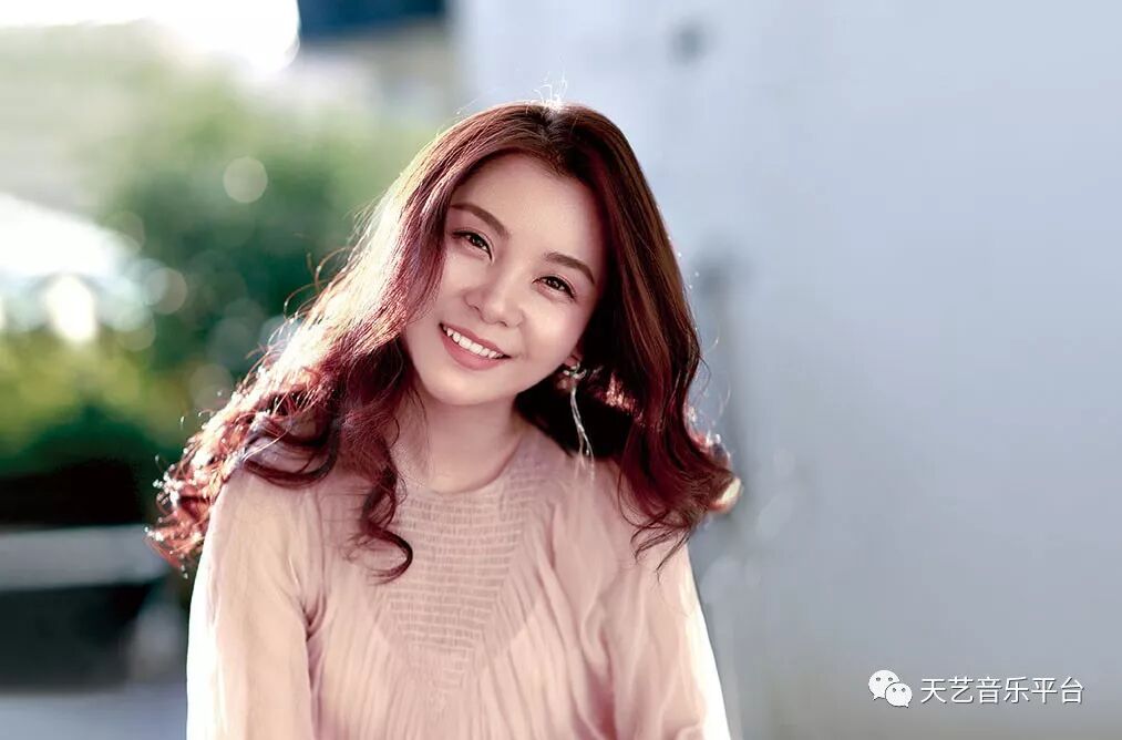 新碟推荐港陆精心制作hifi天后童丽2018年全新专辑不了情盛大发行