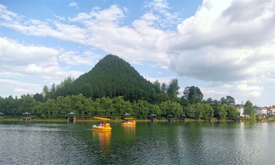 德江七仙湖游人如织乡村旅游"火"