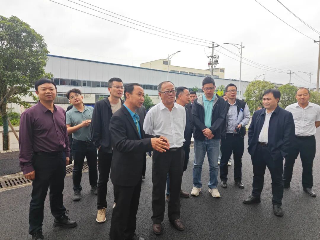 刘正跃一行到贵州宏德鞋业有限公司,迅恒鞋业有限公司,德江县复兴时光