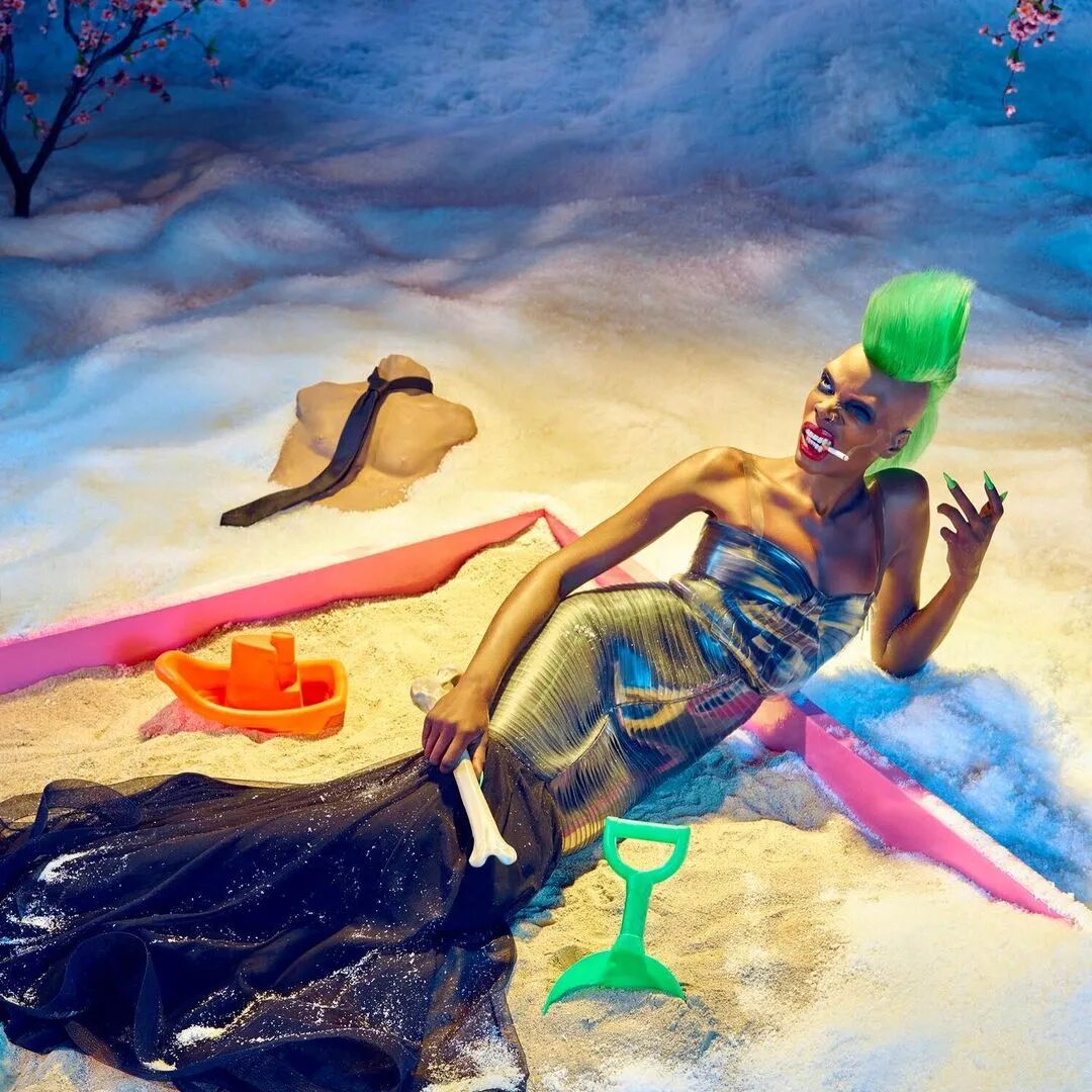 艺术与设计 - 法国病态美学摄影师,口味独特爱拍「非主流」