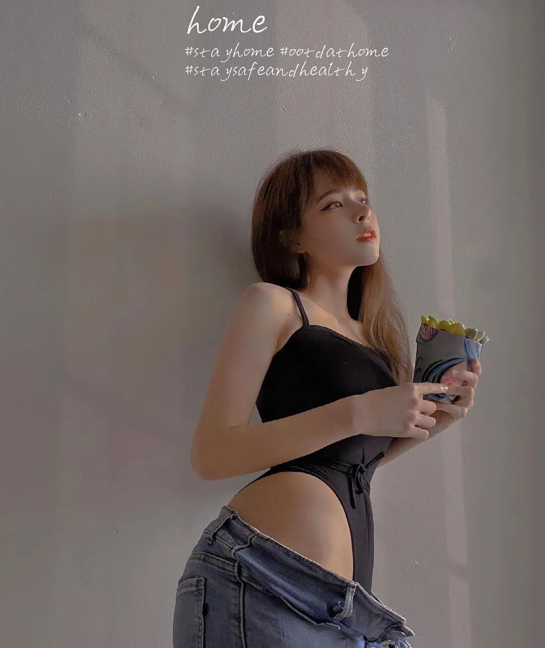 【美女】撑破牛仔裤的“人间水蜜桃”，初恋脸+极致腰臀比（组图） - 21