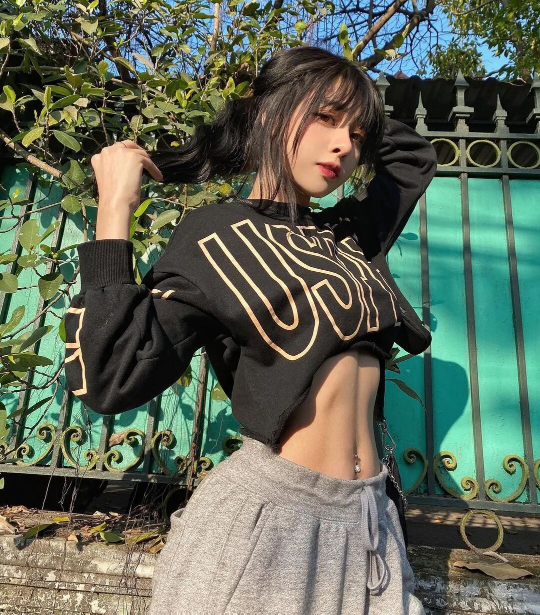 【美女】撑破牛仔裤的“人间水蜜桃”，初恋脸+极致腰臀比（组图） - 17