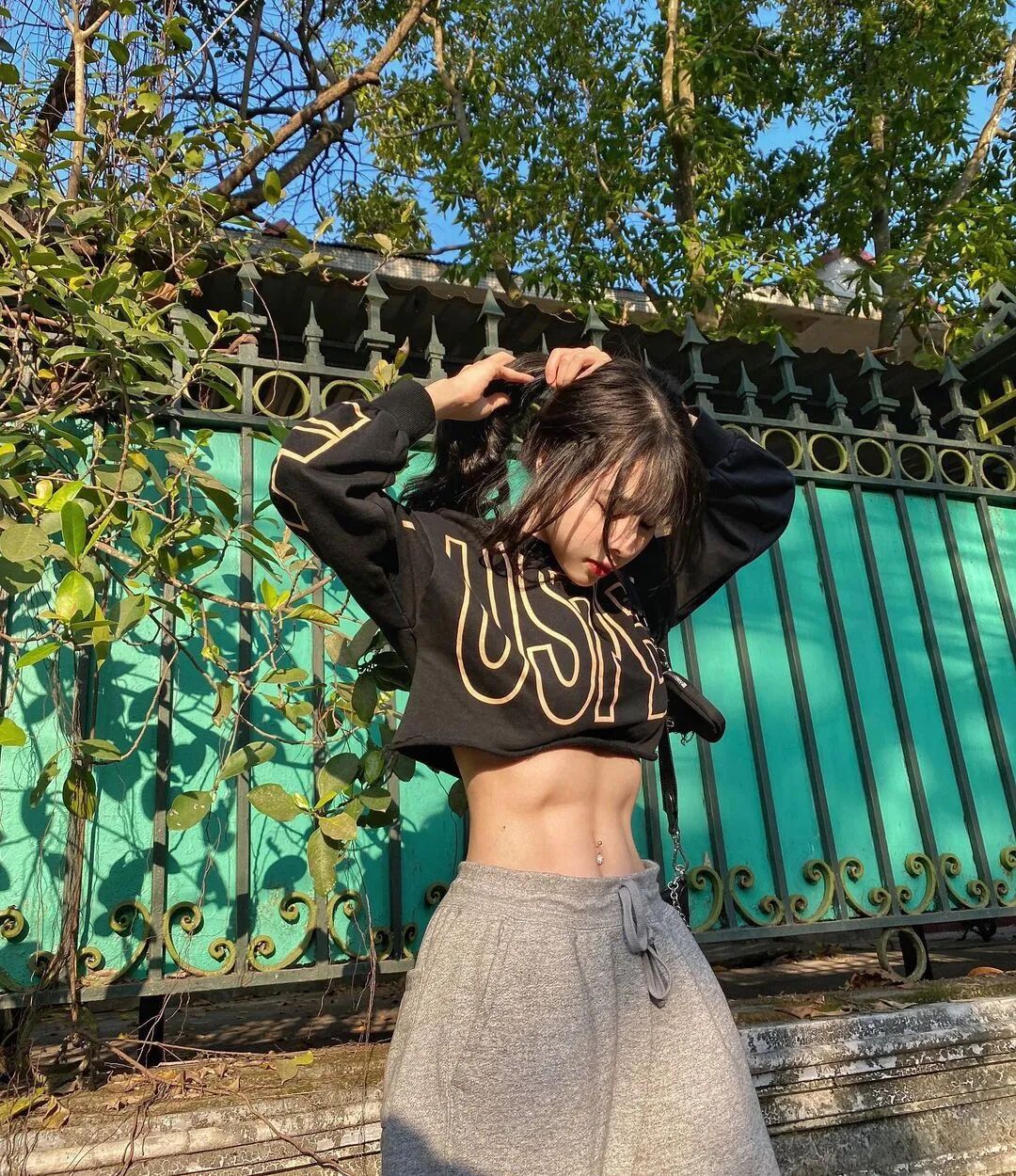 【美女】撑破牛仔裤的“人间水蜜桃”，初恋脸+极致腰臀比（组图） - 19