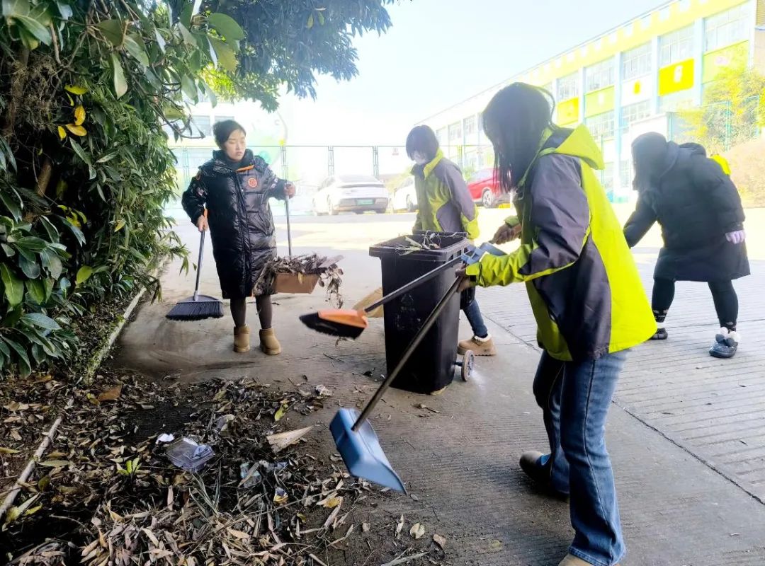 清洁家园  从我做起——高城镇中心幼儿园开展环境卫生大提升活动