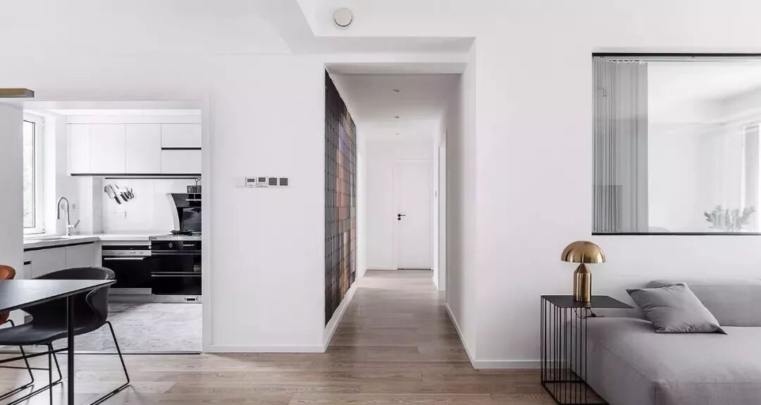 110㎡现代简约三室 一扇大玻璃窗成亮点