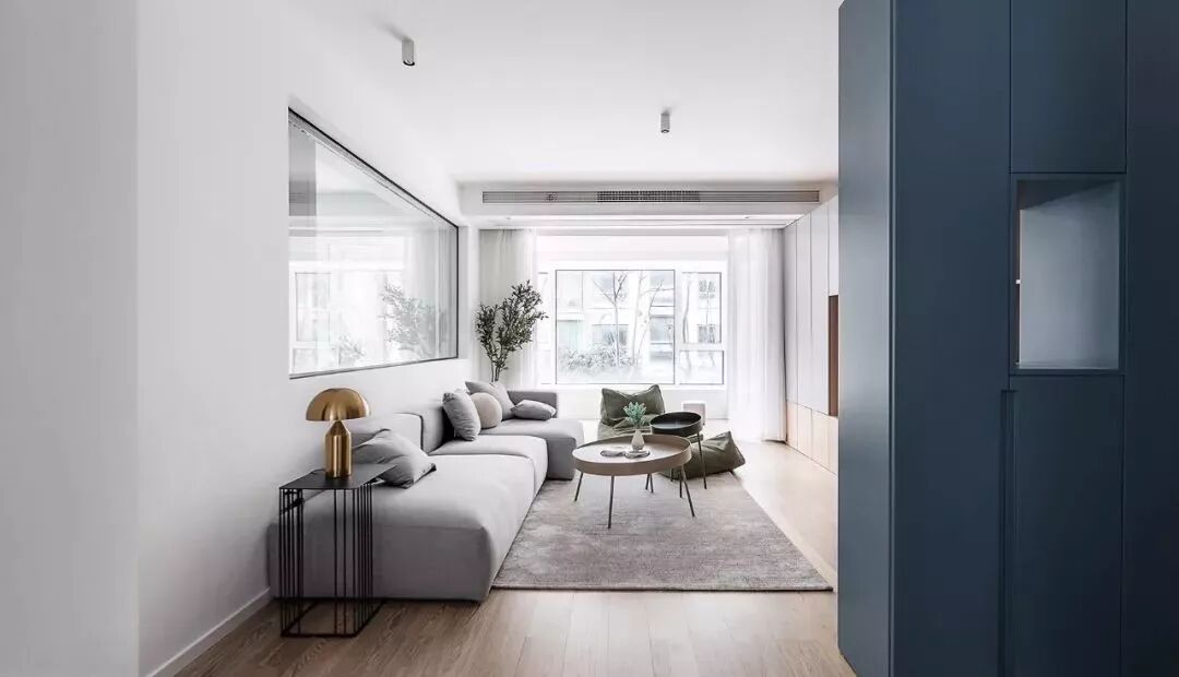 110㎡现代简约三室 一扇大玻璃窗成亮点