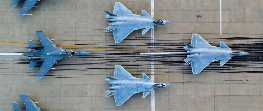 “低”调，高帅！