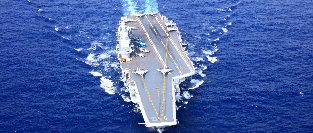 辽宁舰，生日快乐！