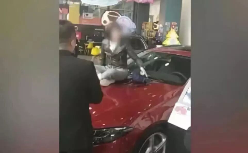 专访奔驰女车主 经销商咋就这么强势？