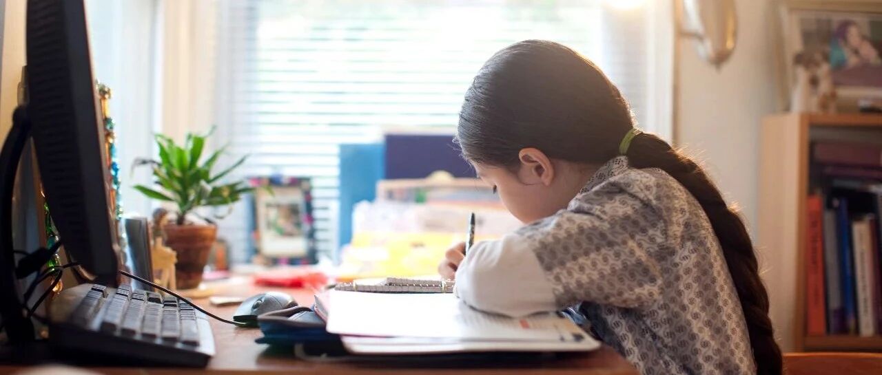 批改作业靠家长？又一地叫停