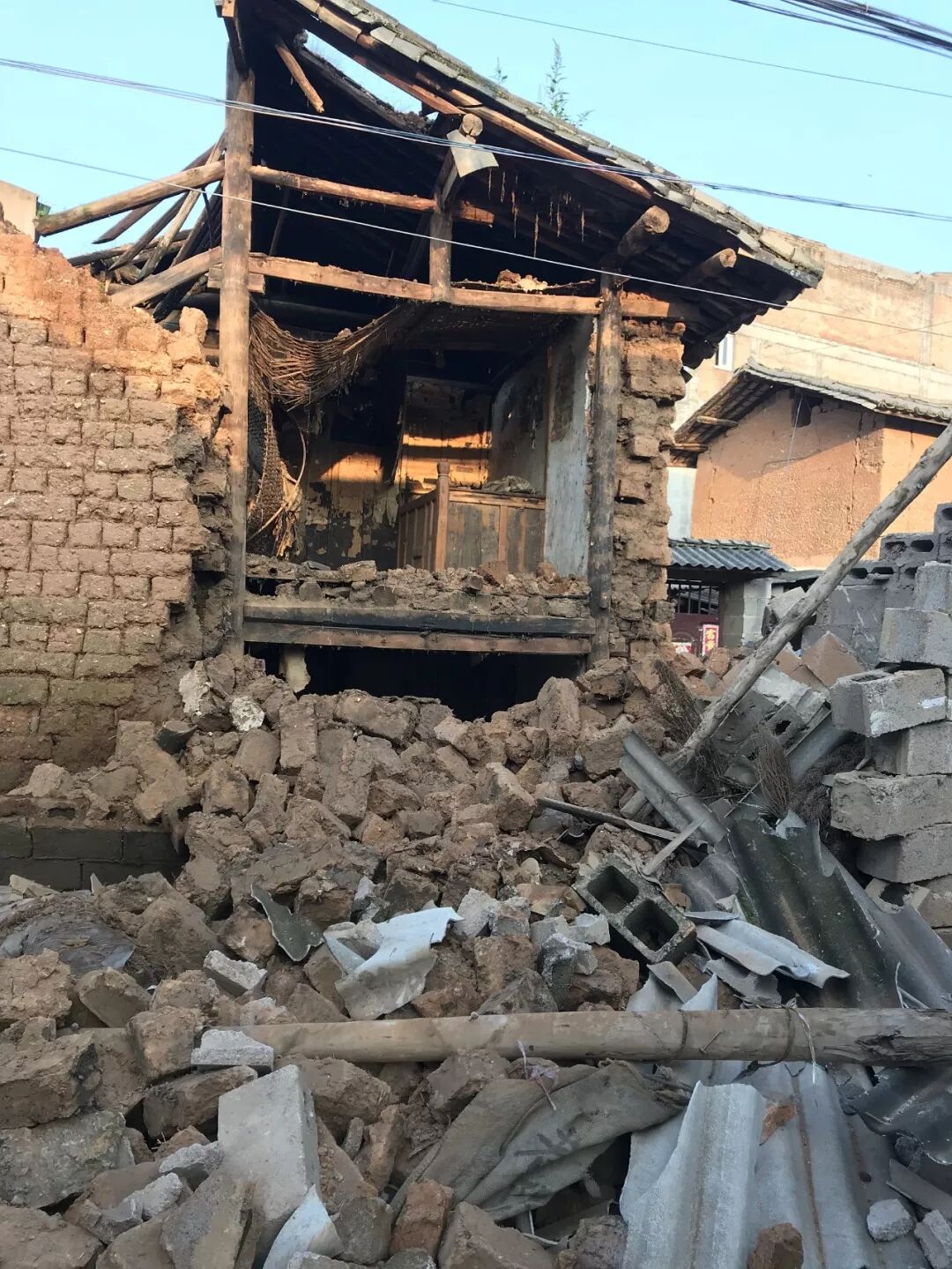 暖心云南通海发生地震这张图却温暖了整个朋友圈